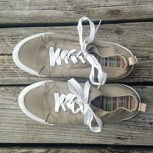 Maurices women's shoes size 9